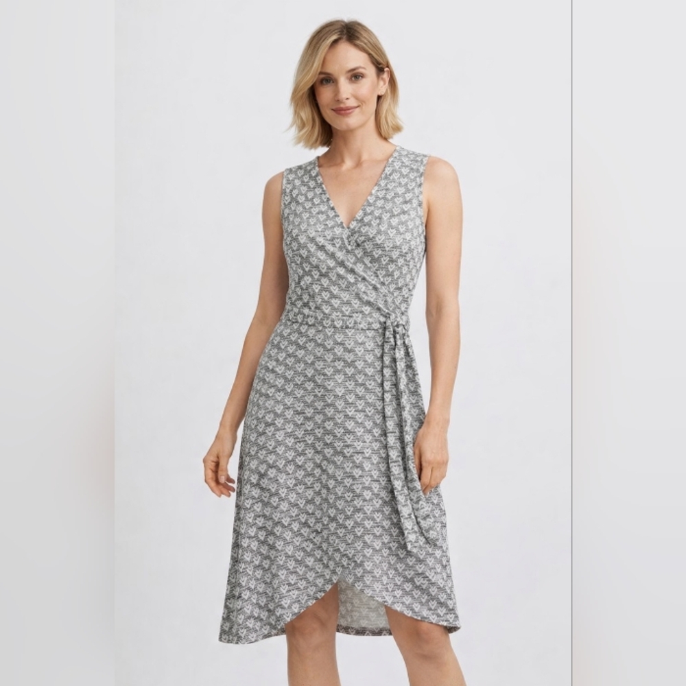 41 Hawthorn Gray Patterned Stretchy Faux Wrap Midi Dress